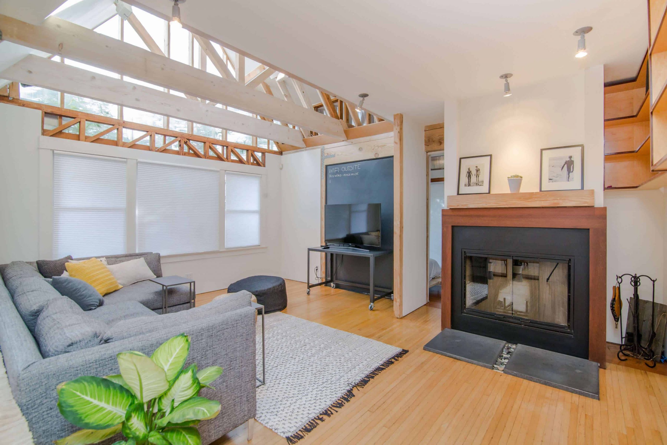 living room 
